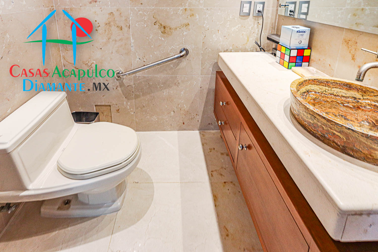 Villa Portofino - Baño de visitas 1